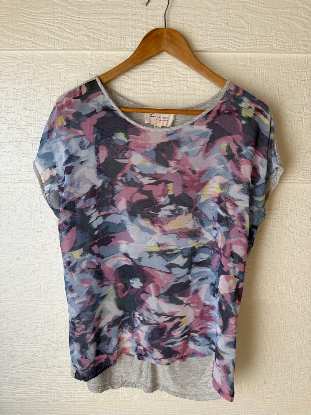 Two by Vince Camuto Abstract Print Short Sleeve Blouse Size S